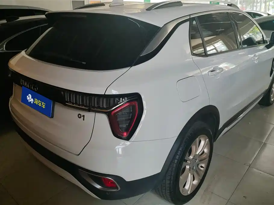 Lynk & Co 01 2017 2.0T FWD Pro
