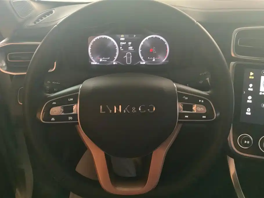 Lynk & Co 01 2017 2.0T FWD Pro