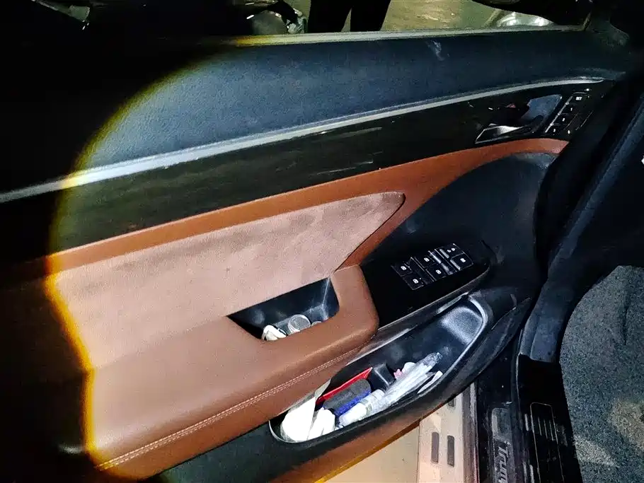 GAC Trumpchi GS8 2017 320T FWD Luxury Smart Connect Edition (7-Seater)
