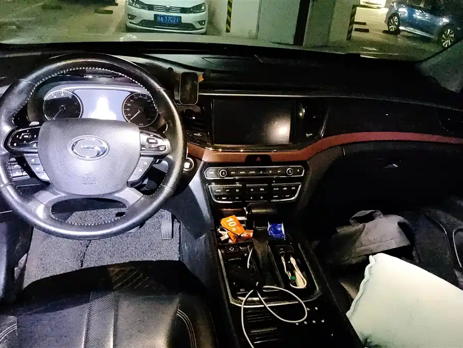 GAC Trumpchi GS8 2017 320T FWD Luxury Smart Connect Edition (7-Seater)