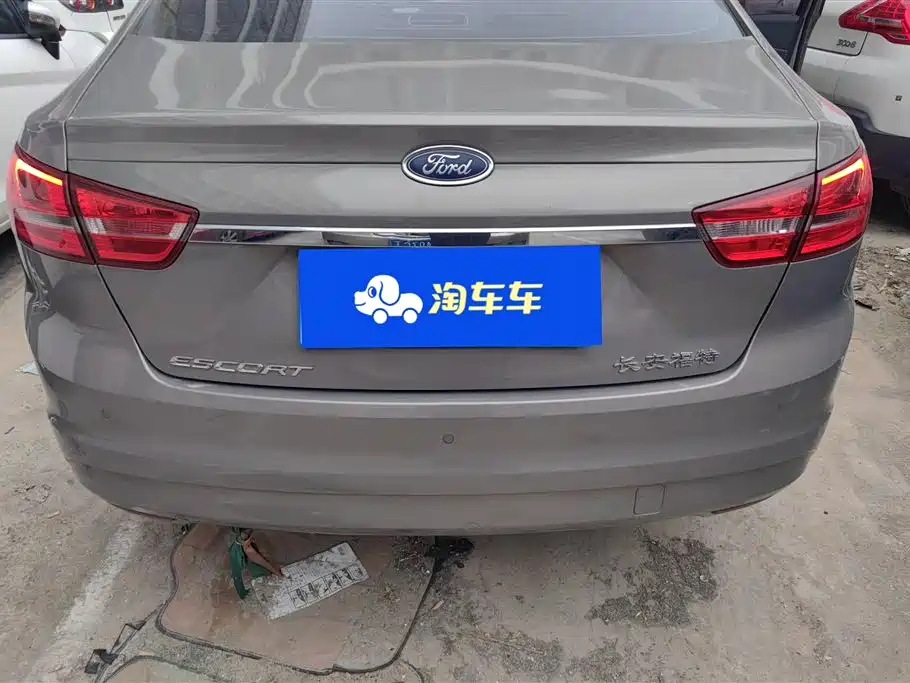 Ford Escort 2015 1.5L Automatic Fashion