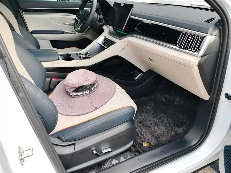 Song PLUS NEV 2023 Champion Edition DM-i 110KM Flagship PLUS