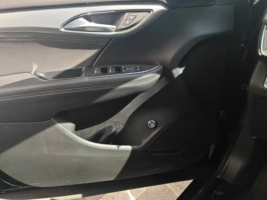 Buick Envision Plus 2025 28T FWD Platinum Edition