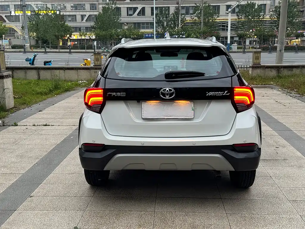 Yaris L 2020 1.5L CVT Premium