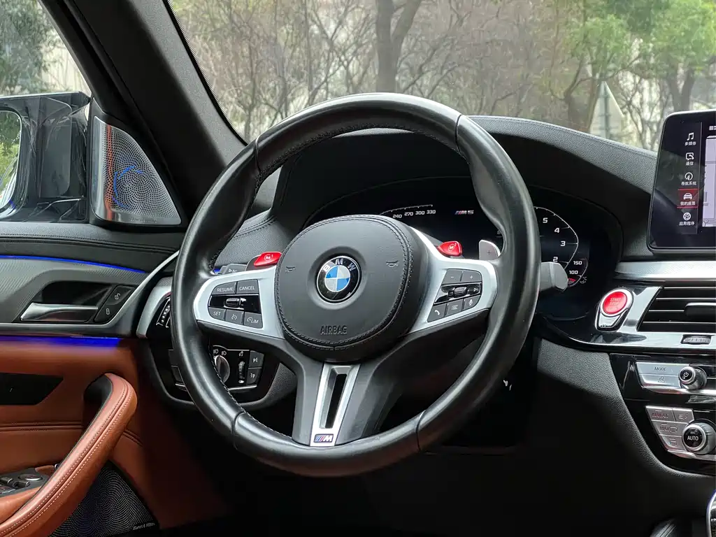 BMW M5 2021