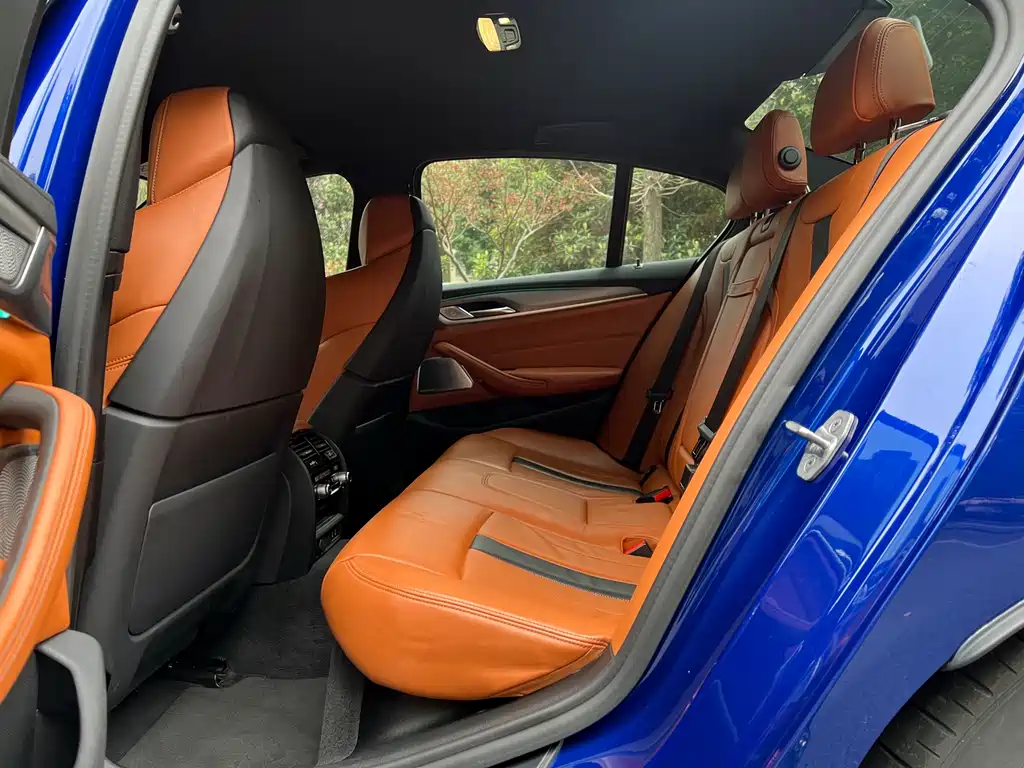 BMW M5 2021