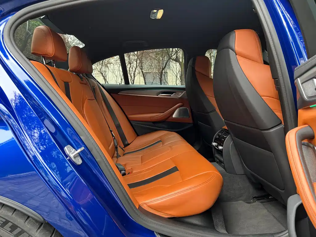 BMW M5 2021