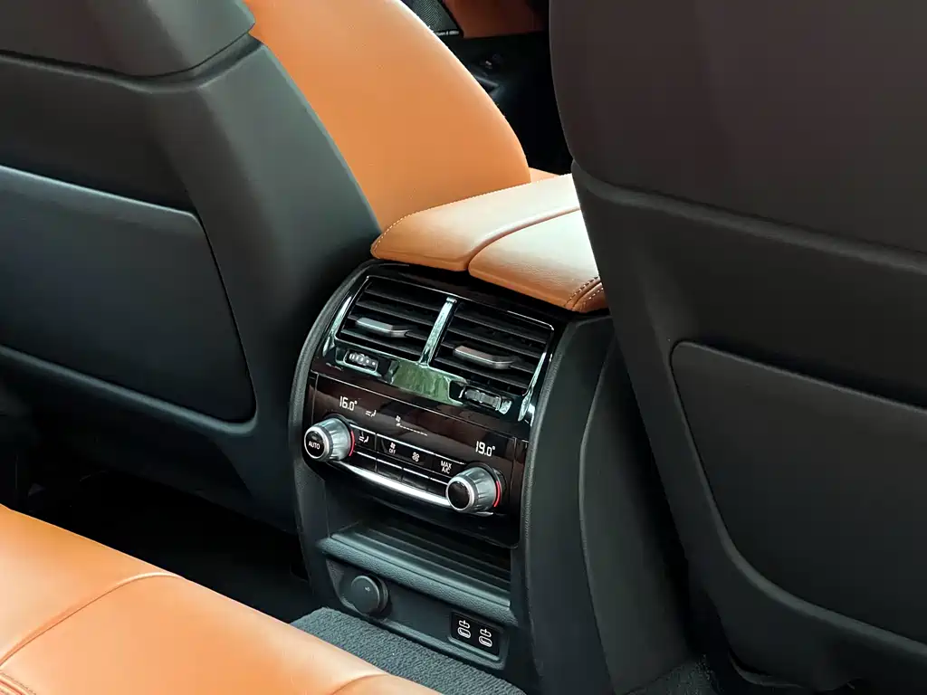 BMW M5 2021