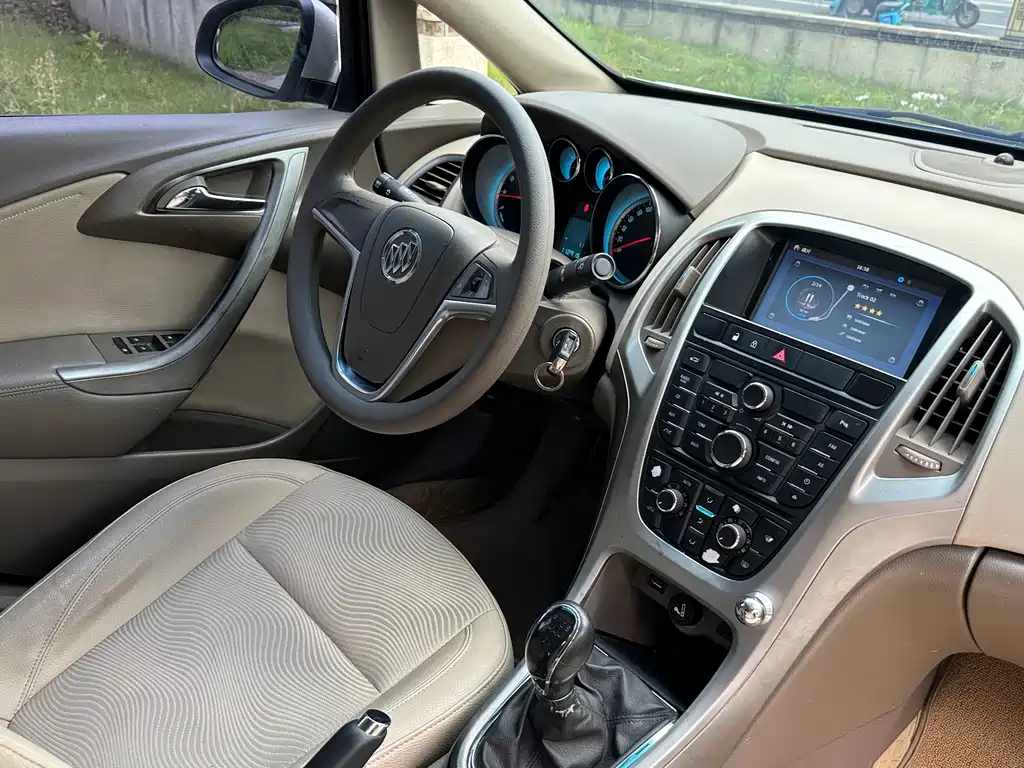 Buick Excelle GT 2013 1.6L Manual Entry Edition