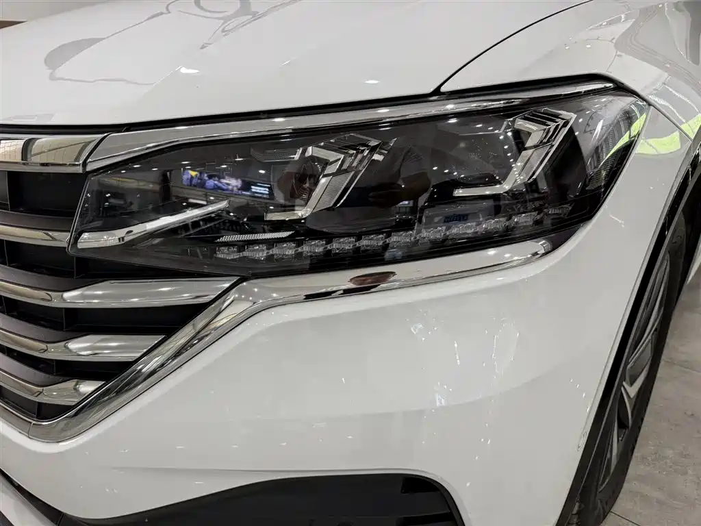 Volkswagen Viloran 2020 330TSI Luxury Edition