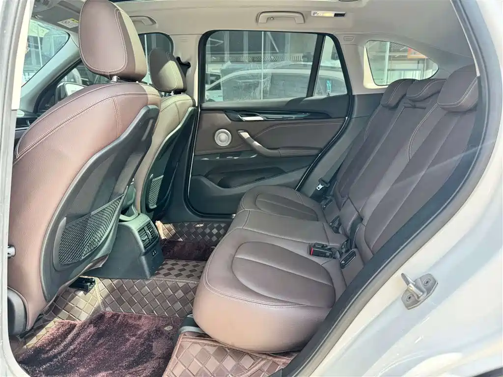 BMW X1 2021 sDrive25Li Leading Edition - фото 24