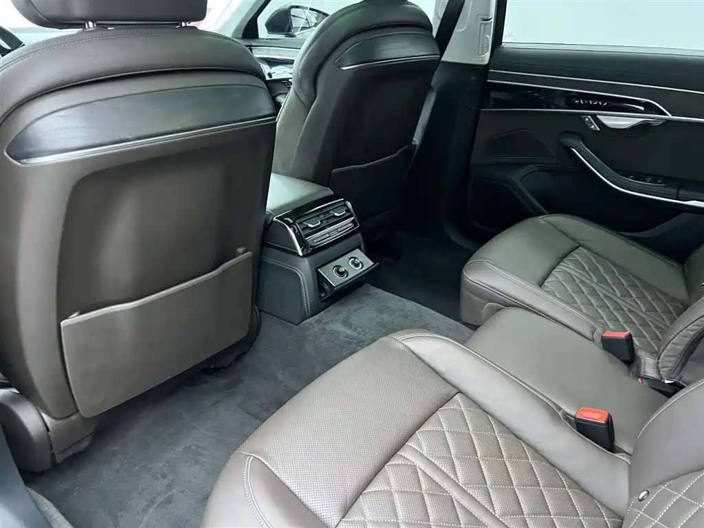 Audi A8L 50 TFSI quattro Selection Plus