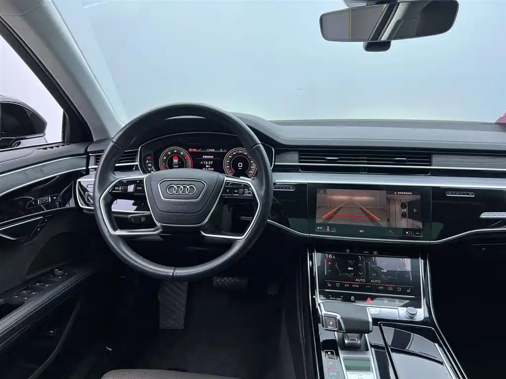 Audi A8L 50 TFSI quattro Selection Plus