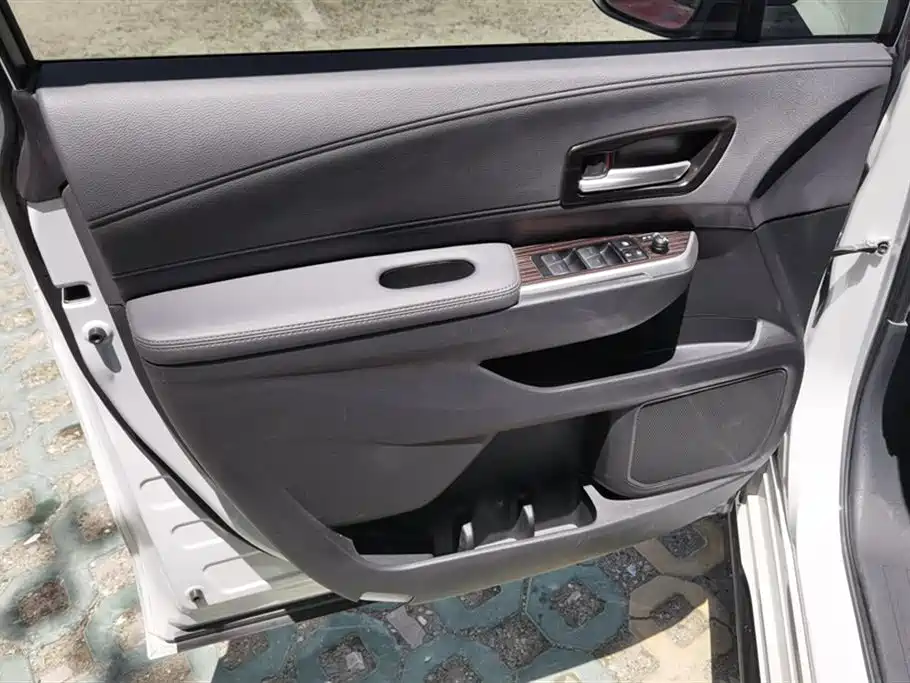 Toyota Sienna 2024 2.5L Hybrid Luxury Edition