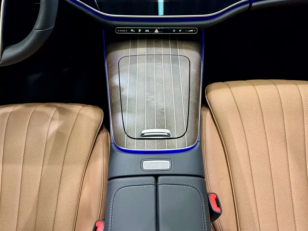 2024 Mercedes-Benz E 350 e L Plug-in Hybrid Sedan