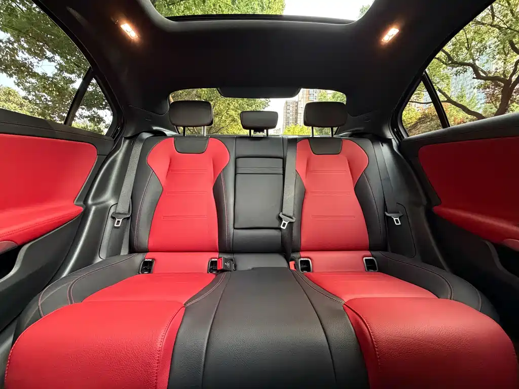 Mercedes-Benz AMG A 35 L 4MATIC 2022