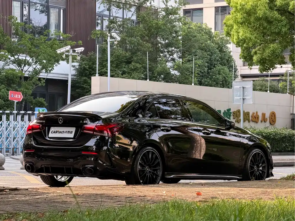 Mercedes-Benz AMG A 35 L 4MATIC 2022