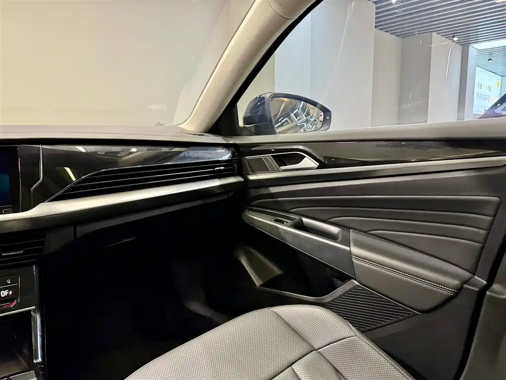 Passat 2025 Outstanding Edition 380TSI Longteng Edition