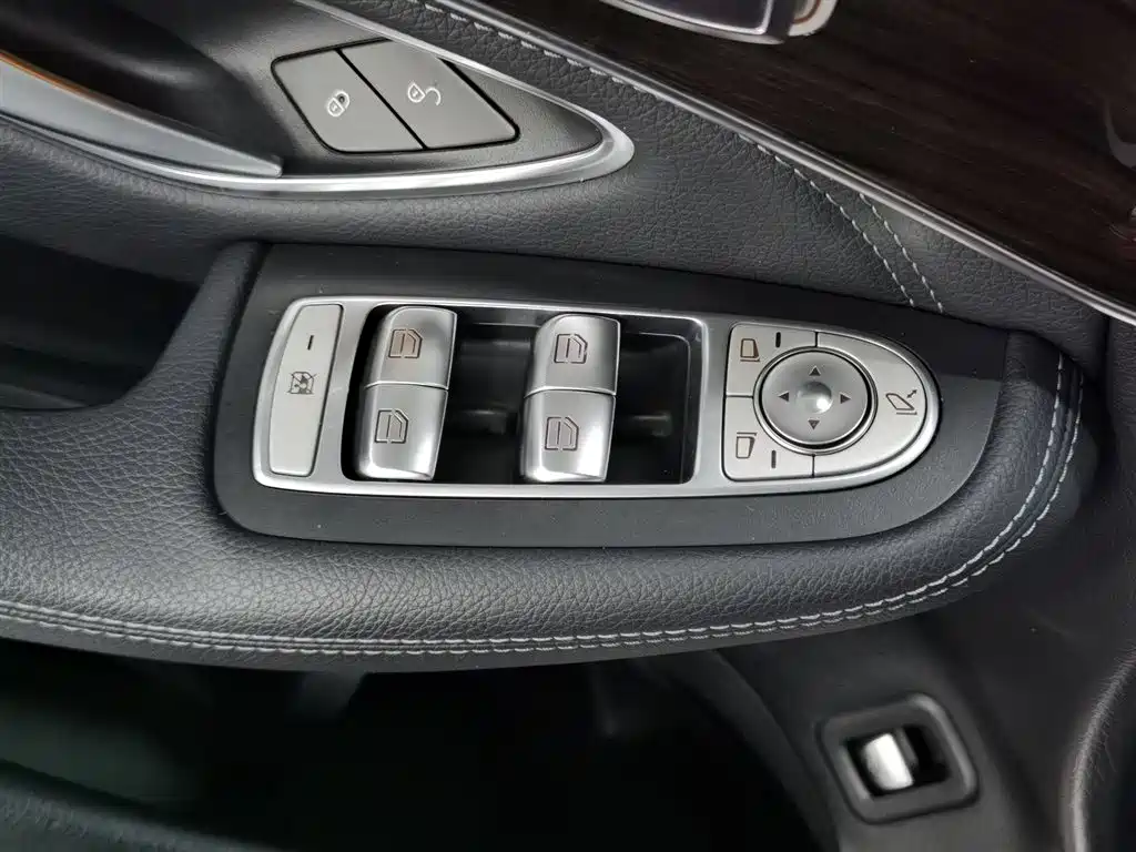 Mercedes-Benz GLC 2018 GLC 260 4MATIC Luxury Edition