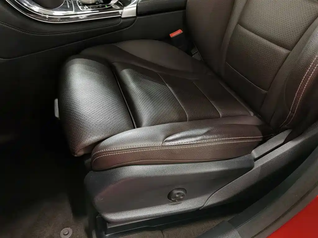 Mercedes-Benz GLC 2018 GLC 260 4MATIC Luxury Edition