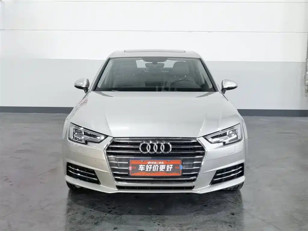 Audi A4L 2018 30th Anniversary Edition 40 TFSI Entry