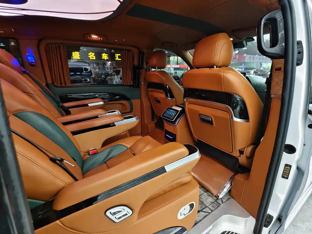 Mercedes-Benz Vito 2021 2.0T Business Edition 7-seater