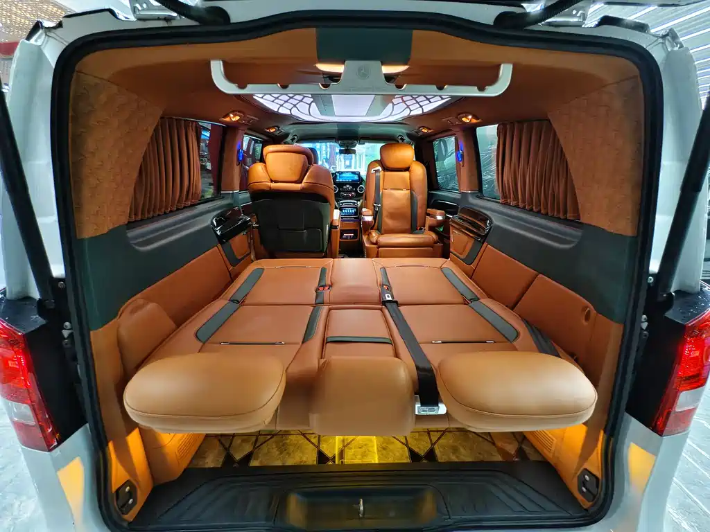 Mercedes-Benz Vito 2021 2.0T Business Edition 7-seater