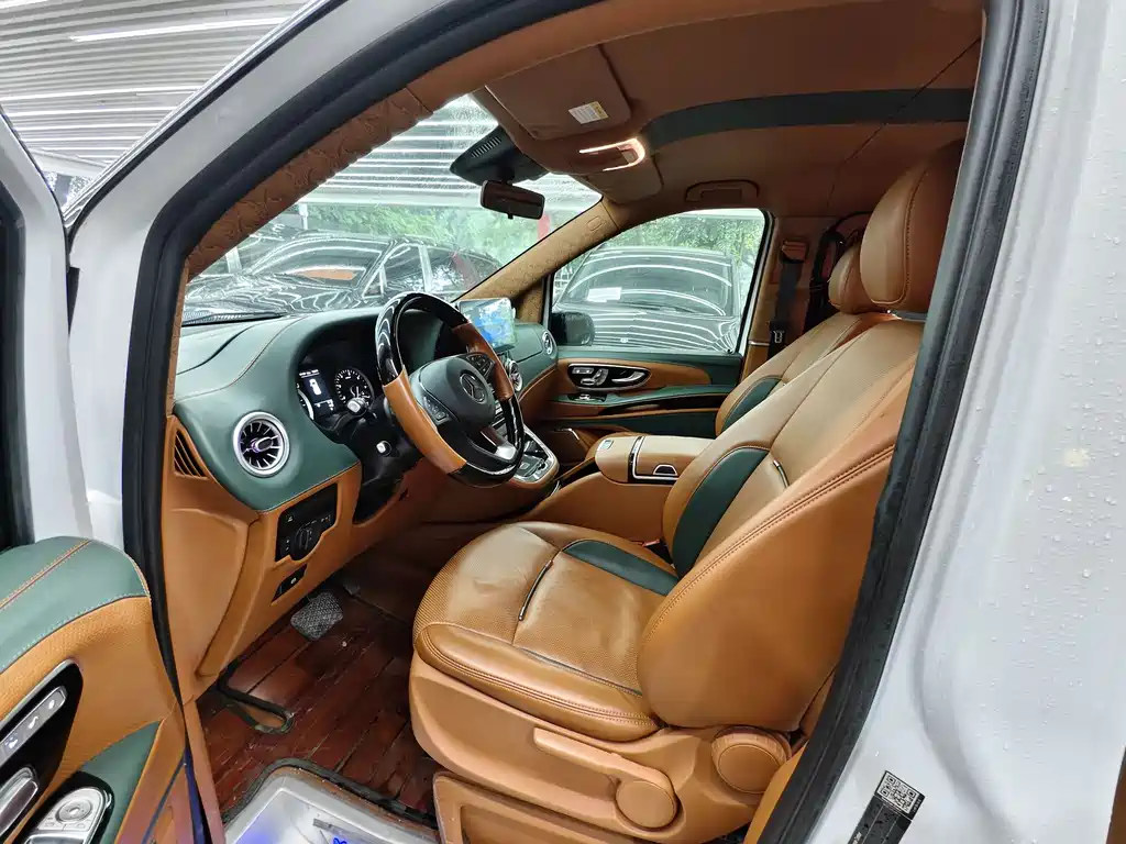 Mercedes-Benz Vito 2021 2.0T Business Edition 7-seater