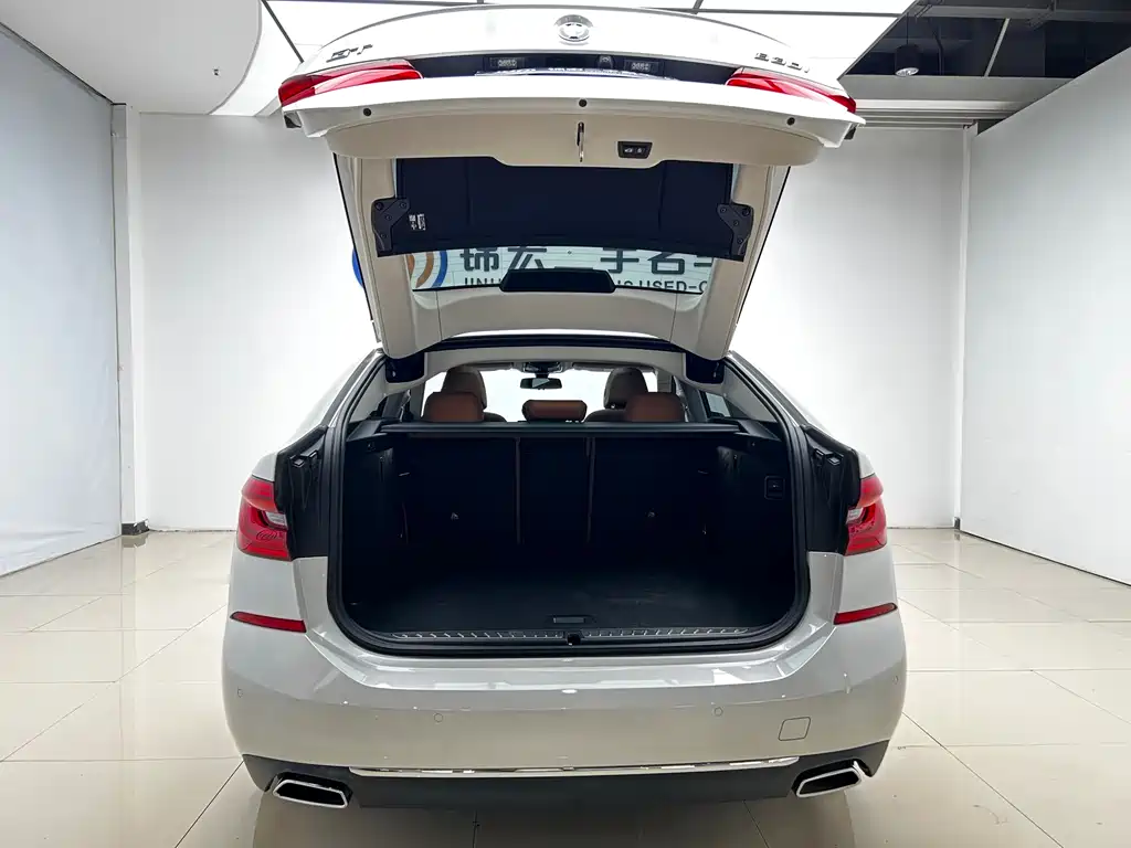 BMW 6 Series GT 2019 630i Luxury Design Package