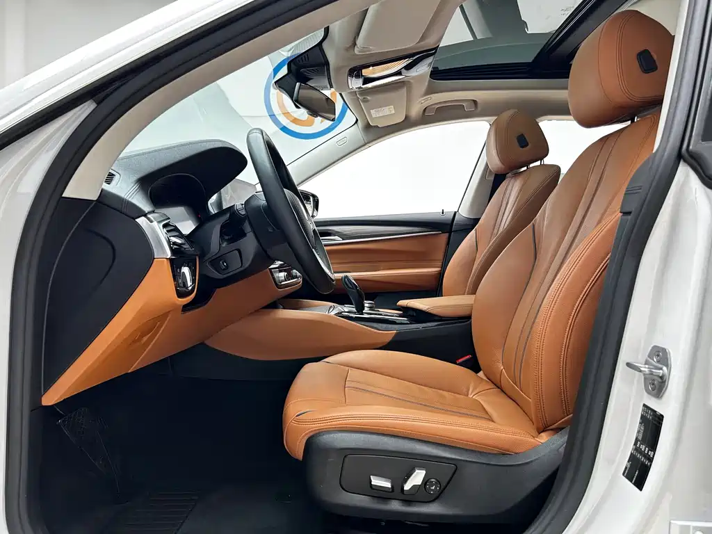 BMW 6 Series GT 2019 630i Luxury Design Package