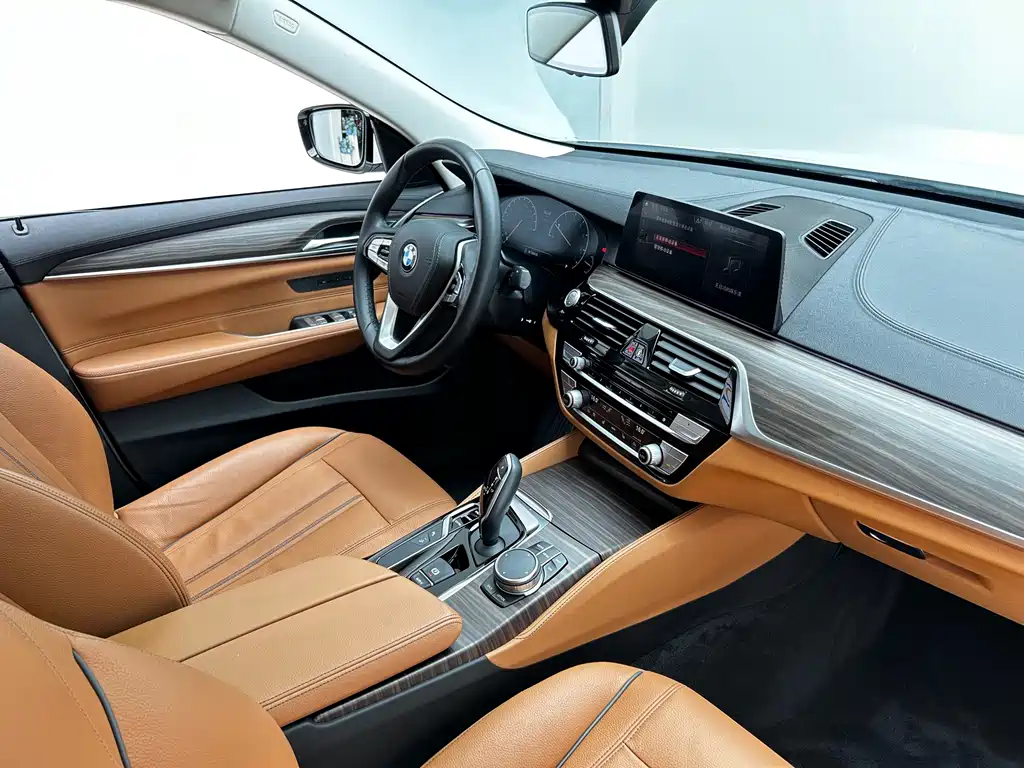BMW 6 Series GT 2019 630i Luxury Design Package