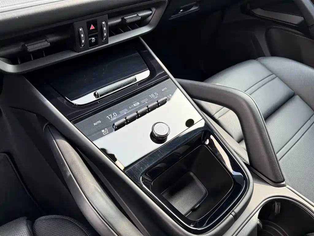 Porsche Cayenne 2025 3.0T Dream Edition