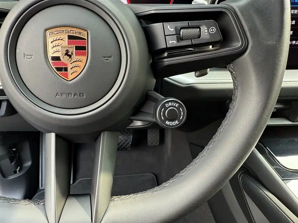 Porsche Cayenne 2025 3.0T Dream Edition