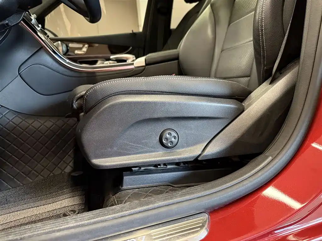 Mercedes-Benz GLC 2018 GLC 260 4MATIC Luxury