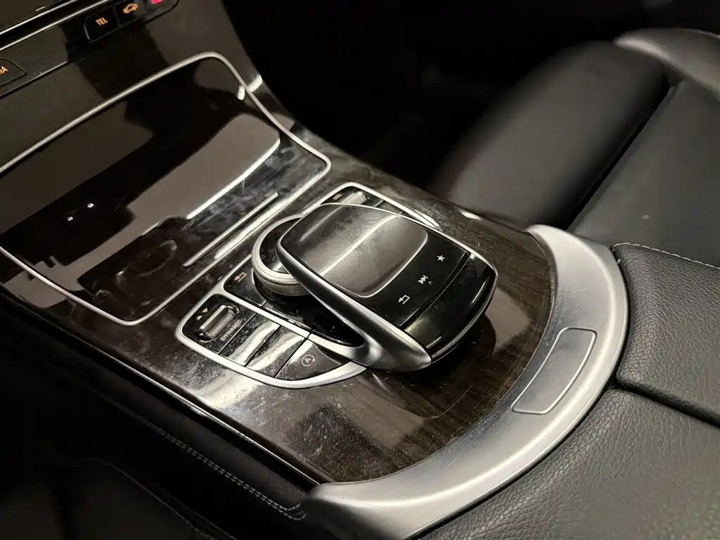 Mercedes-Benz GLC 2018 GLC 260 4MATIC Luxury