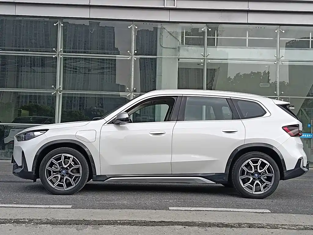 BMW iX1 2023 xDrive30L X Design Package