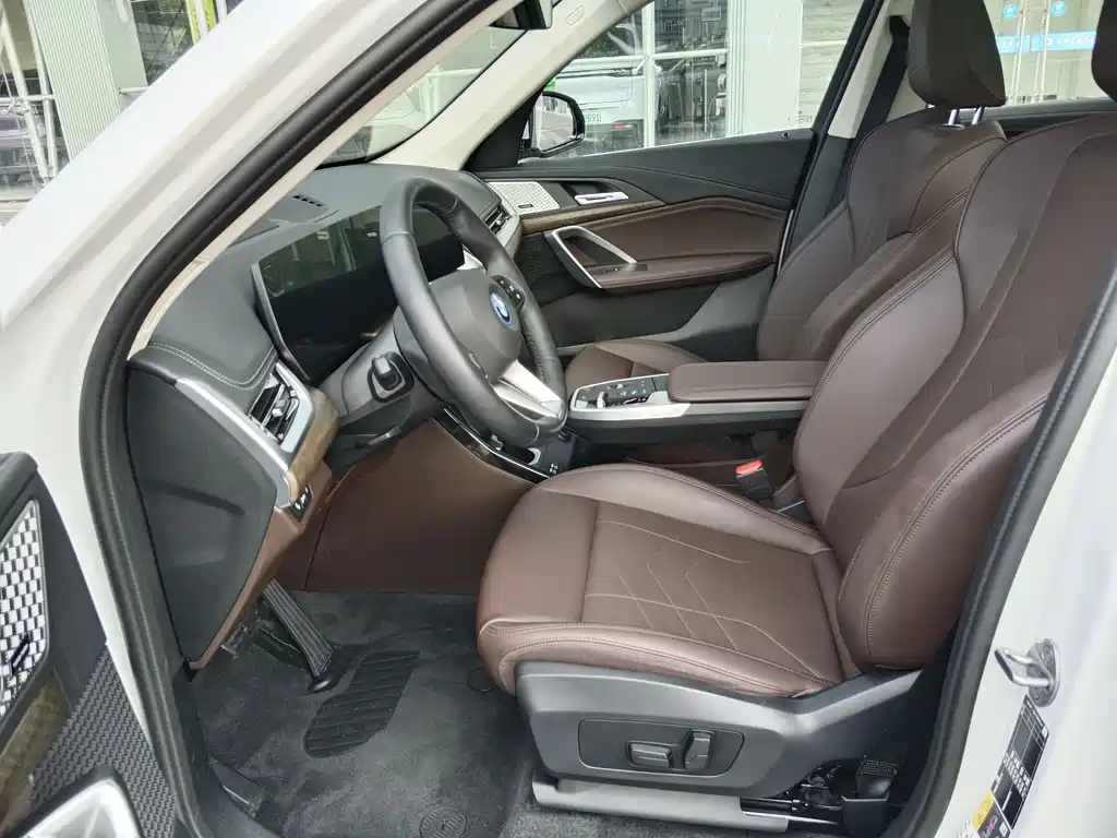 BMW iX1 2023 xDrive30L X Design Package