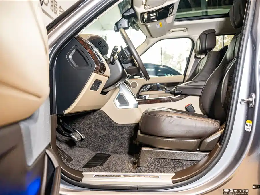 2022 Range Rover 3.0 L6 400PS Heritage Extended Classic Edition