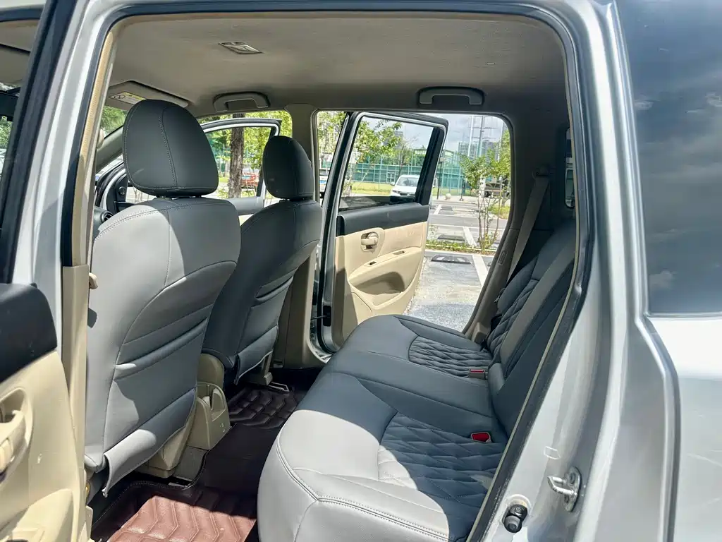 Nissan Livina 2015 1.6 XE CVT Comfort Edition