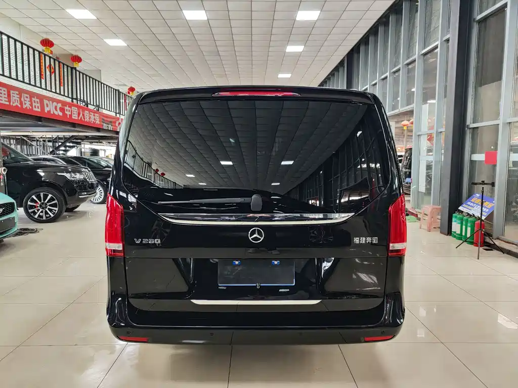 Mercedes-Benz V-Class 2022 V 260 Navigator Edition