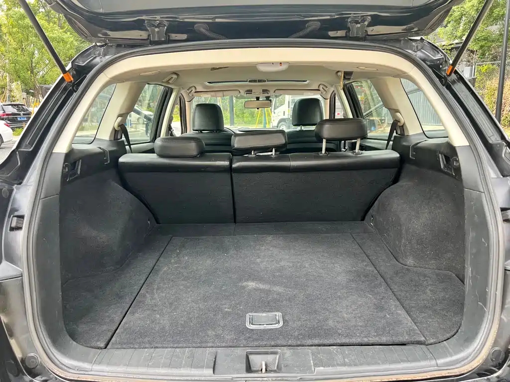 2010 Subaru Outback 2.5i Luxury Edition