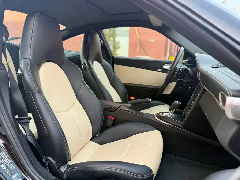 Porsche 911 2010 Turbo S 3.8T
