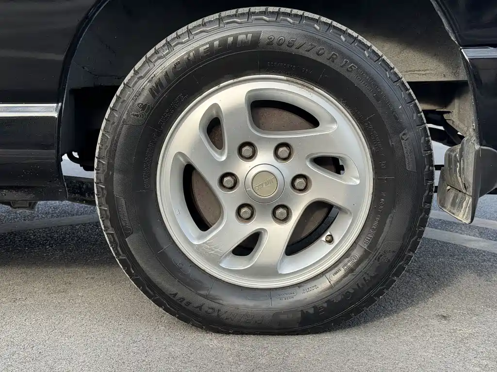 Jinbei Granse 2007 2.7L First Class Luxury 9-Seater 3RZ