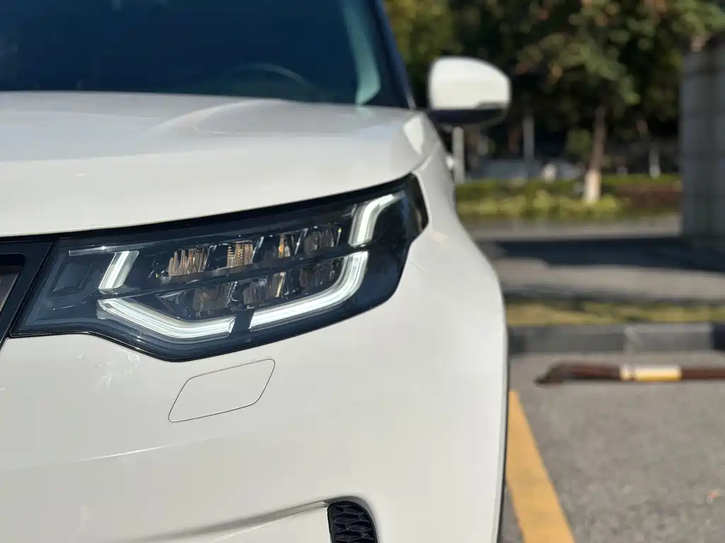 Land Rover Discovery 2019 3.0 SC V6 SE