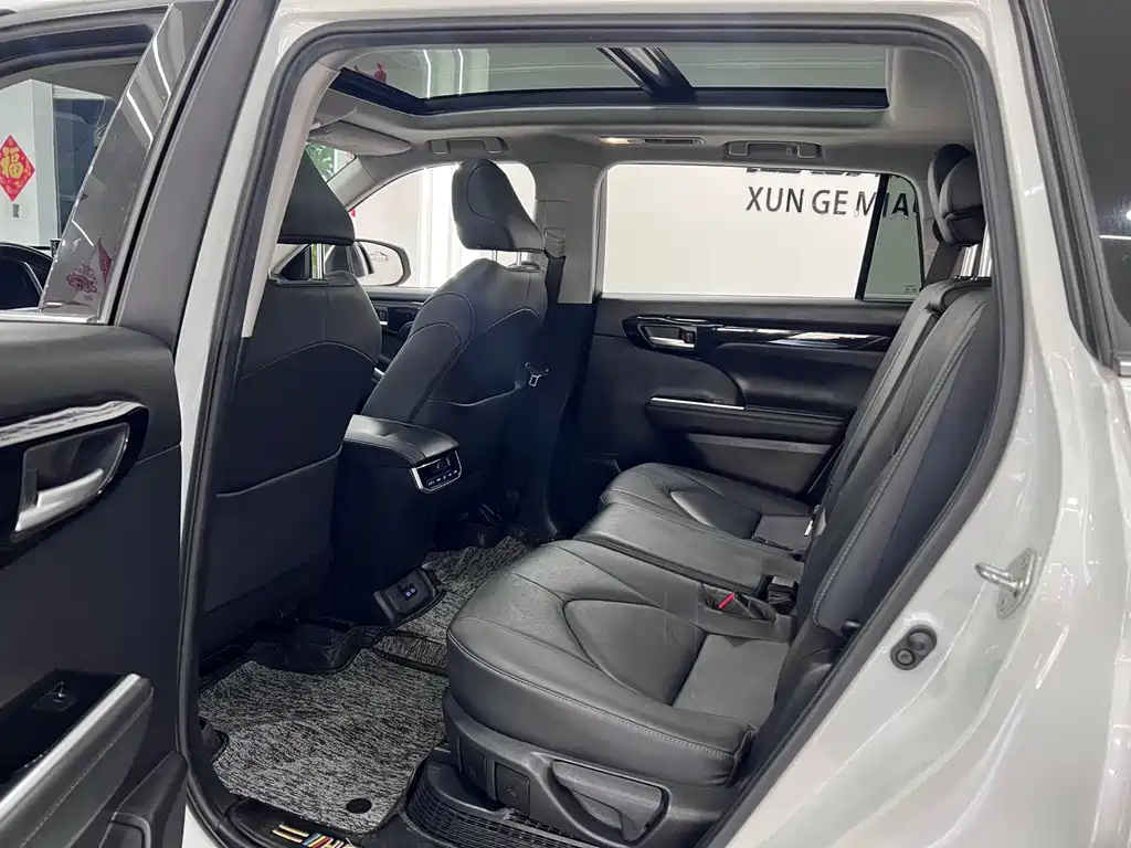 Highlander 2022 Hybrid 2.5L AWD Premium Edition 7-Seater