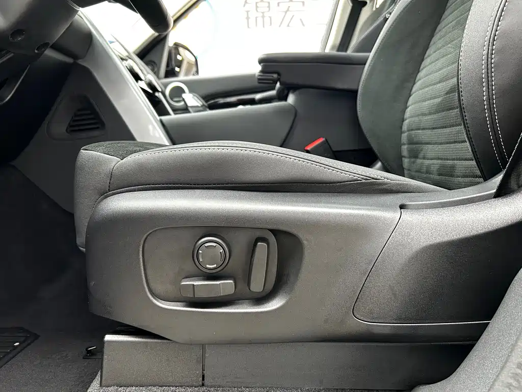 Land Rover Discovery 2024 360PS S