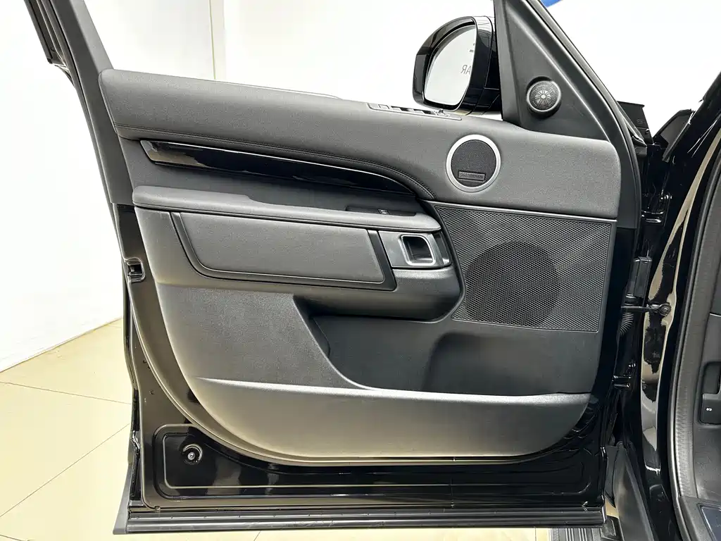 Land Rover Discovery 2024 360PS S