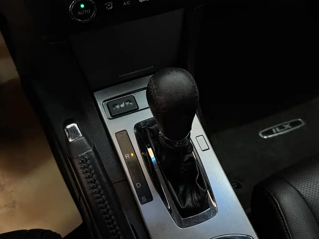 Acura ILX 2013 1.5L Hybrid