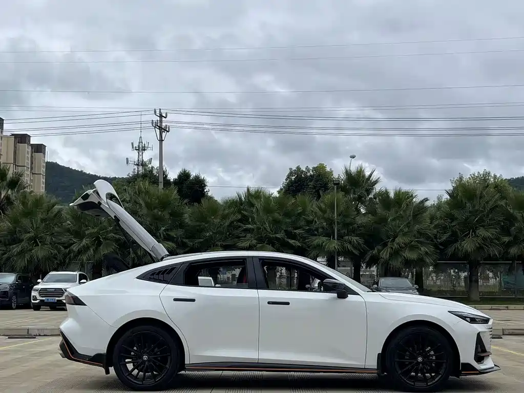Changan UNI-V 2023 1.5T Sport Edition