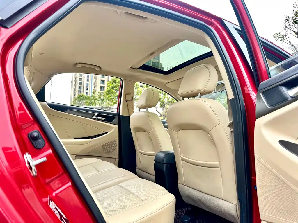Eado 2015 1.6L Automatic Luxury